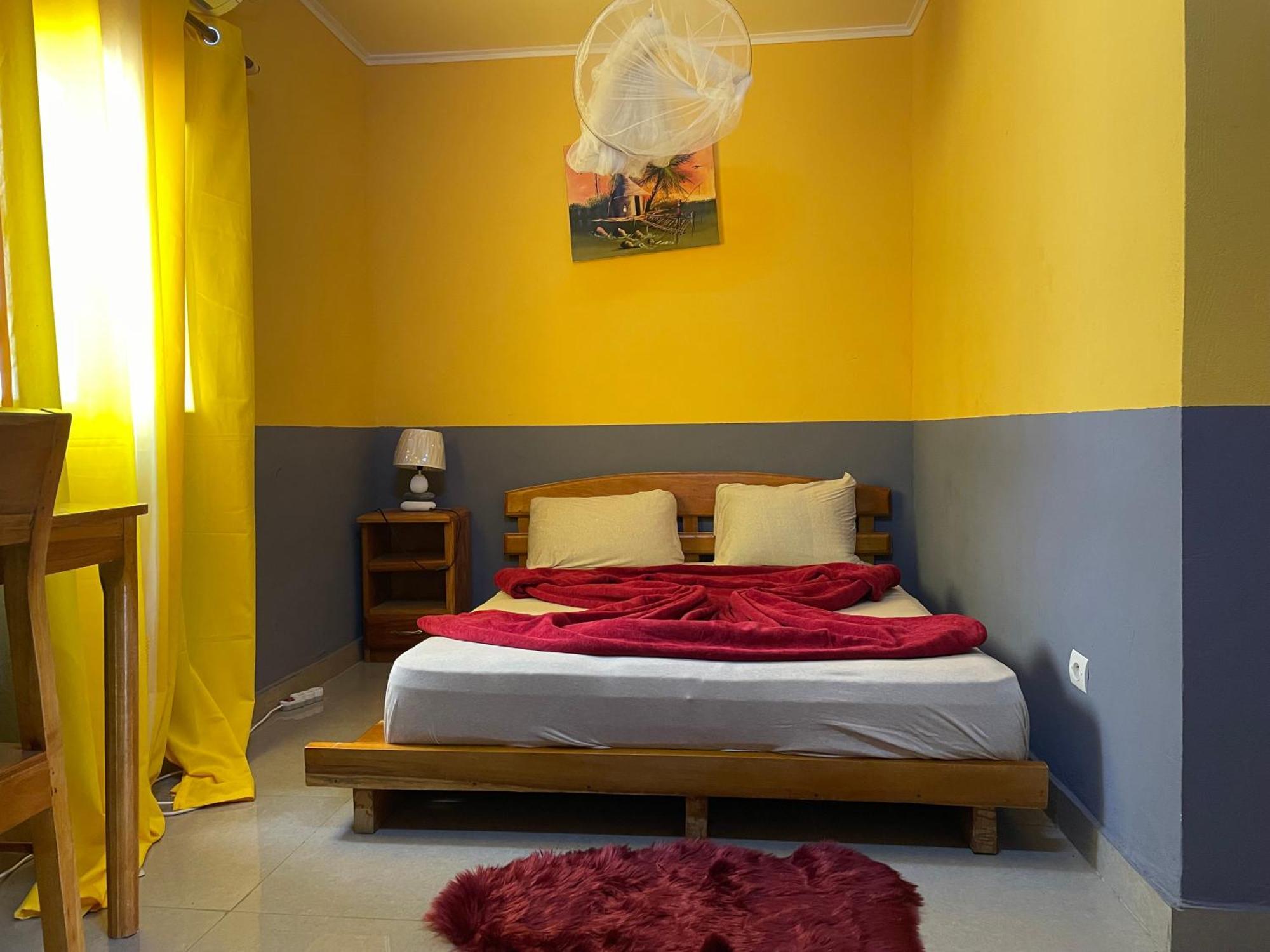 Residence Hotel Lux Fairborn - Port Gentil Bagian luar foto
